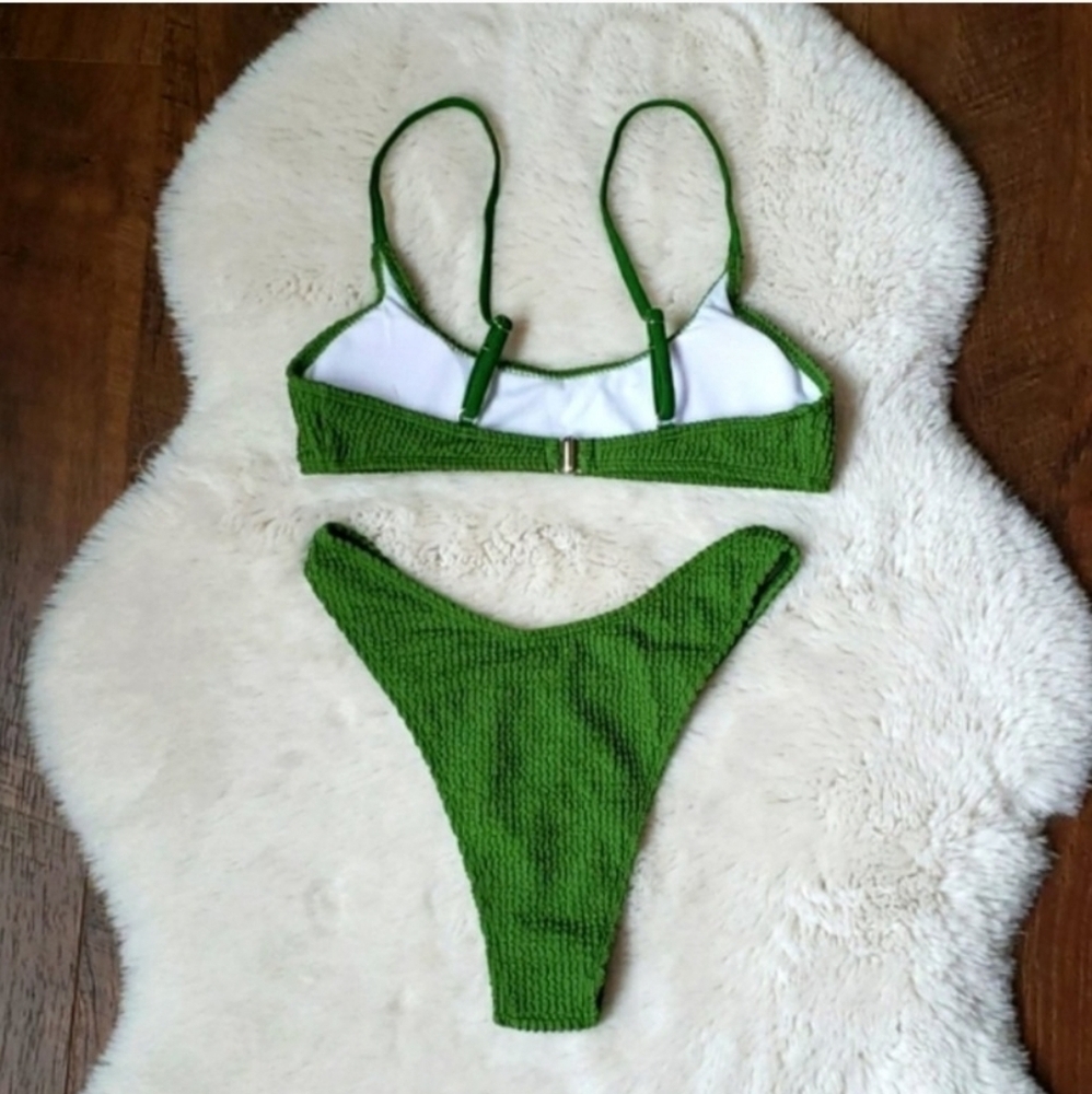 New Scrunchy Scoop Top and Brazilian Bottom Bikini Set Swimsuit Size L - Picture 6 of 7